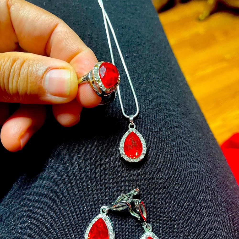 Nice necklace,ring & earrings.